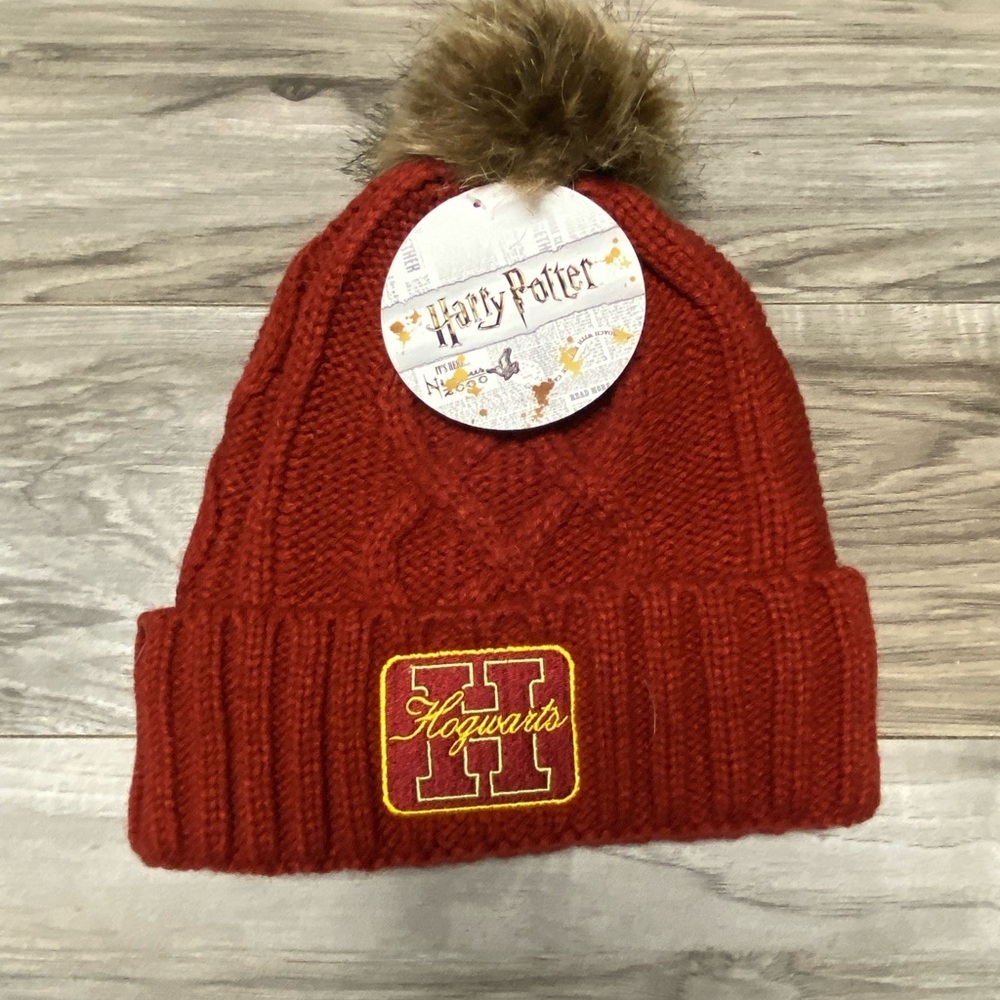 New With Tags Men's Women's Harry Potter Hogwarts Beanie Maroon Patch Pom Pom